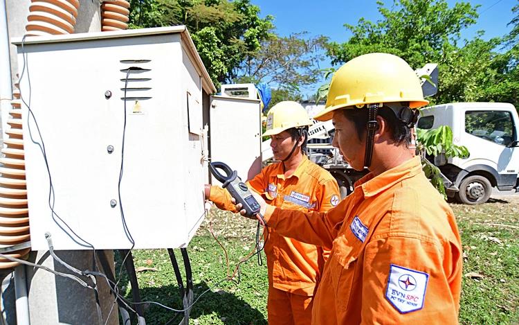Vietnam PM orders power sufficiency as consumption sets record