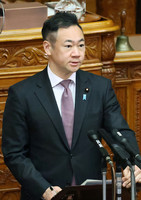 Justice Minister Keisuke Suzuki at a House of Councillors plenary meeting April 23