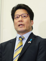 Takuya Yokota, head of an association of families of Japanese abductees to North Korea, meets with the press in Tokyo on Sunday upon returning from a visit to the United States.