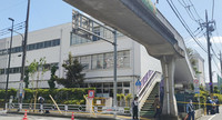 The elementary school in Tokyo's Tachikawa where two men caused a commotion Thursday