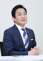 Democratic Party for the People head Yuichiro Tamaki answers questions in an interview Tuesday.
