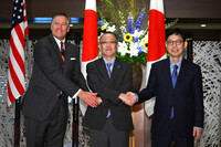 U.S. Deputy Secretary of State Christopher Landau (left), Japanese Vice Foreign Minister Takehiro Funakoshi (center) and South Korean First Vice Foreign Minister Park Yoon-joo (right) shake hands before their meeting in Tokyo on Friday. (Pool photo).