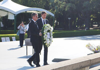 Norwegian Nobel Committee chair Jorgen Frydnes (right) lays flowers at the Cenotaph for the A-bomb Victims in Hiroshima on Tuesday.